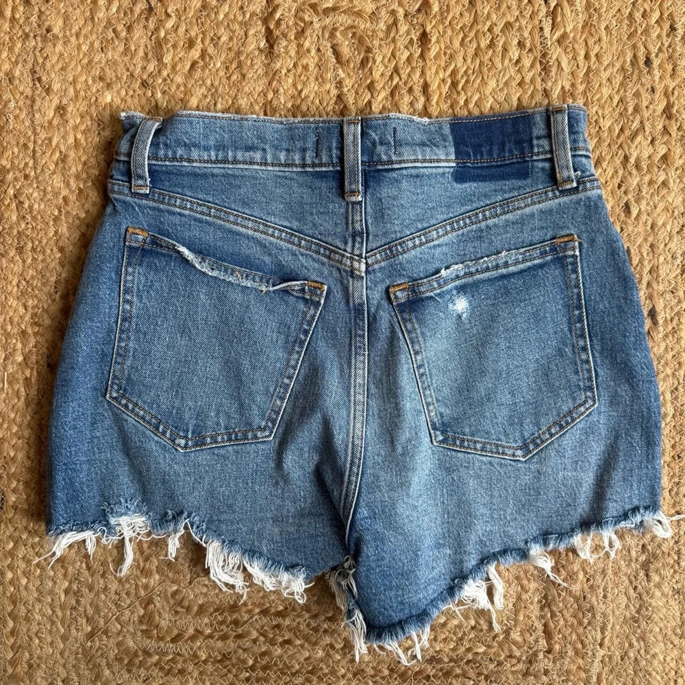 Abercrombie & Fitch Curve Love Cutoff Short | Blue Distressed Jean Shorts Sz 26